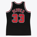 Chicago Bulls Scottie Pippen 1997-98 Hardwood Classics Alternate Swingman Jersey By Mitchell & Ness - Black - Mens