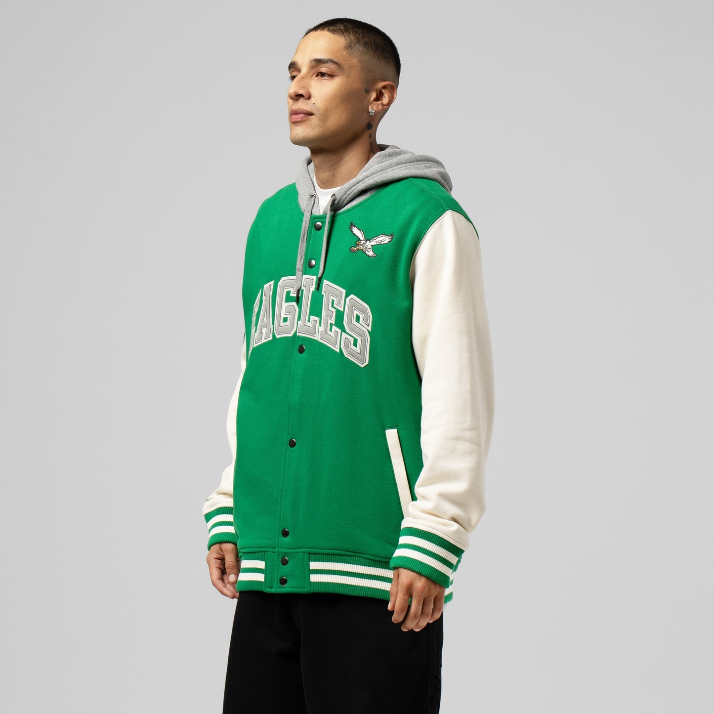 Philadelphia Eagles Mitchell & Ness Vintage Logo Courtside Button Front Fleece - Mens